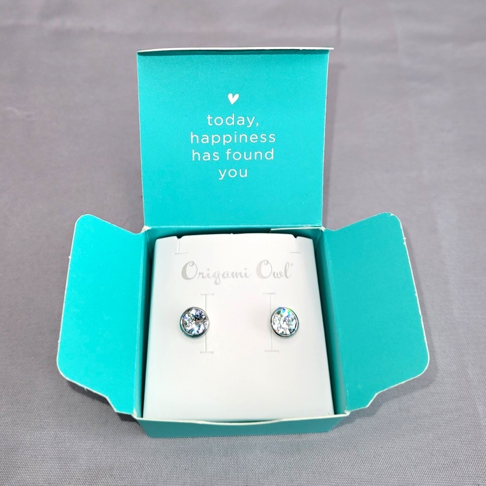 Origami Owl Round Clear Crystal Stud Earrings Silver Tone ER3049